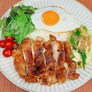 【簡単なのに本格】照りってり！ねぎと鶏の照り焼き丼